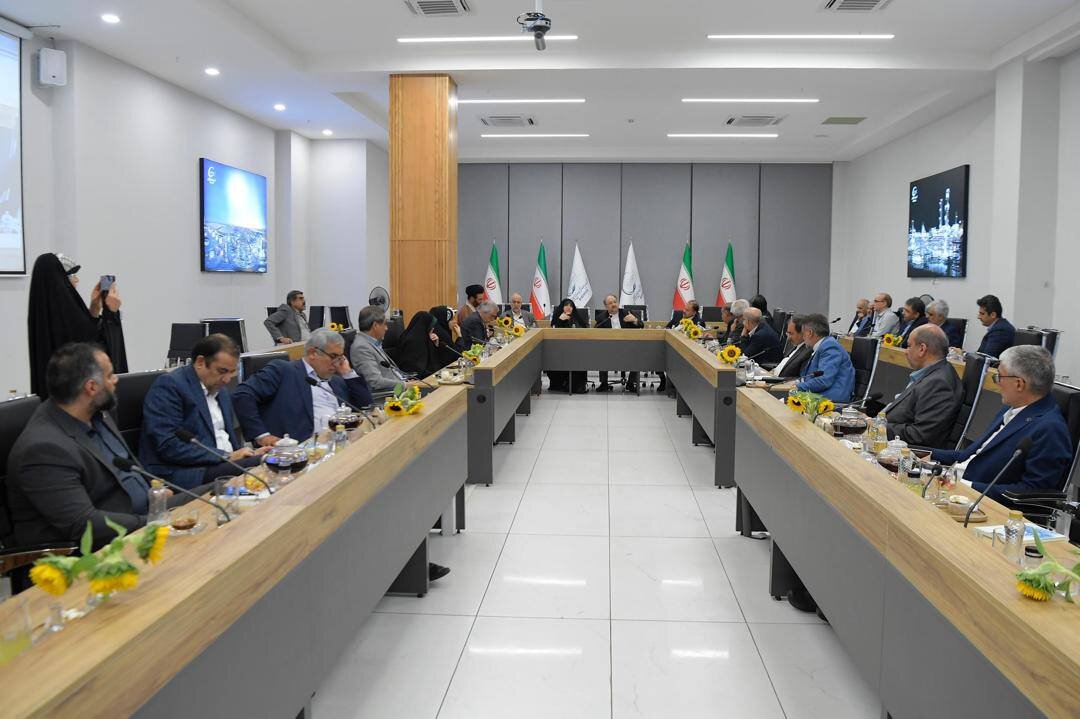 محمد شریعتمداری: ضعف کارشناسی و اشتباه سیاستگذاری در گذشته باعث گسست عمیق در زنجیره ارزش پتروشیمی شد