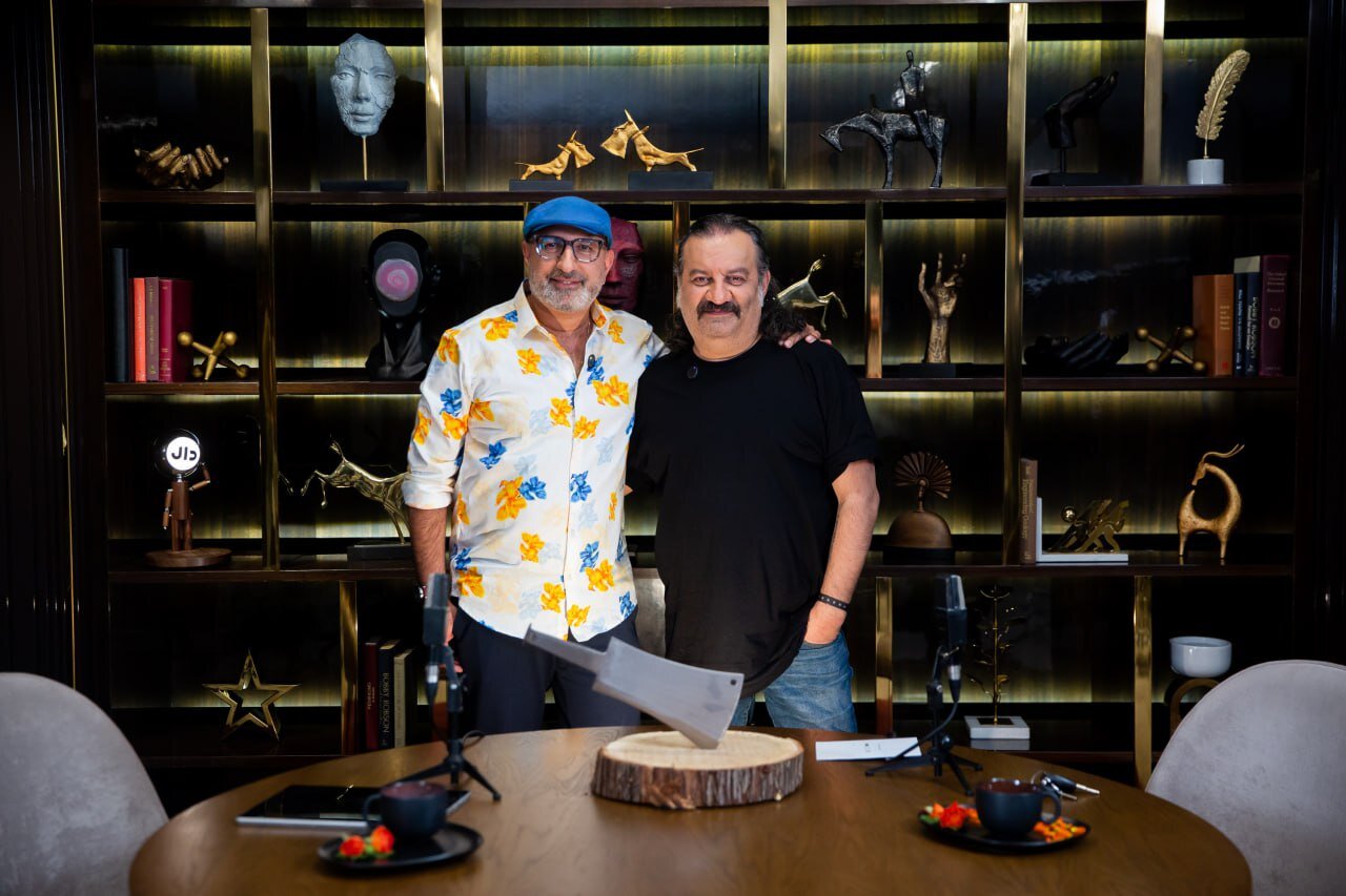 مهراب قاسم‌خانی: خانم‌ها حق نداشتند موز و خیار دست بگیرند!