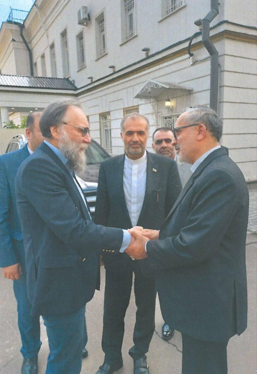 عکسی از دیدار شهید شادمانی با فیلسوف روس در سفر به مسکو + تصویر