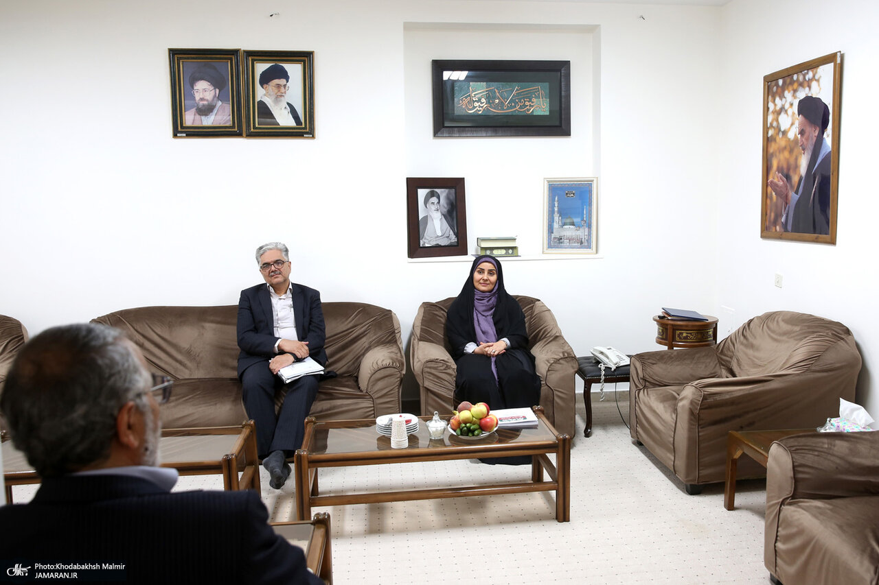 تصاویری از دیدار وزیر راه و شهرسازی با سید حسن خمینی