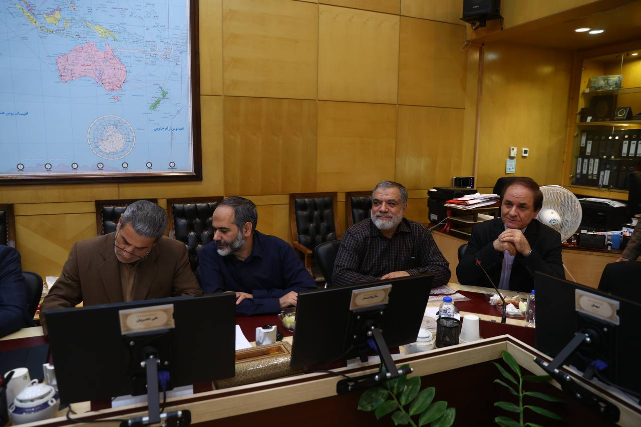 تصاویر نشست اضطراری کمیسیون امنیت ملی مجلس/ نبویان و عراقچی همنشین شدند