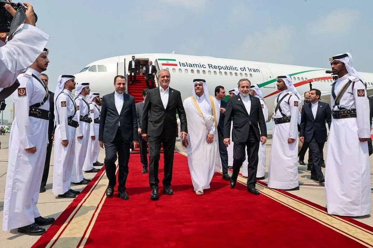 عراقچی در قطر به استقبال پزشکیان رفت + عکس