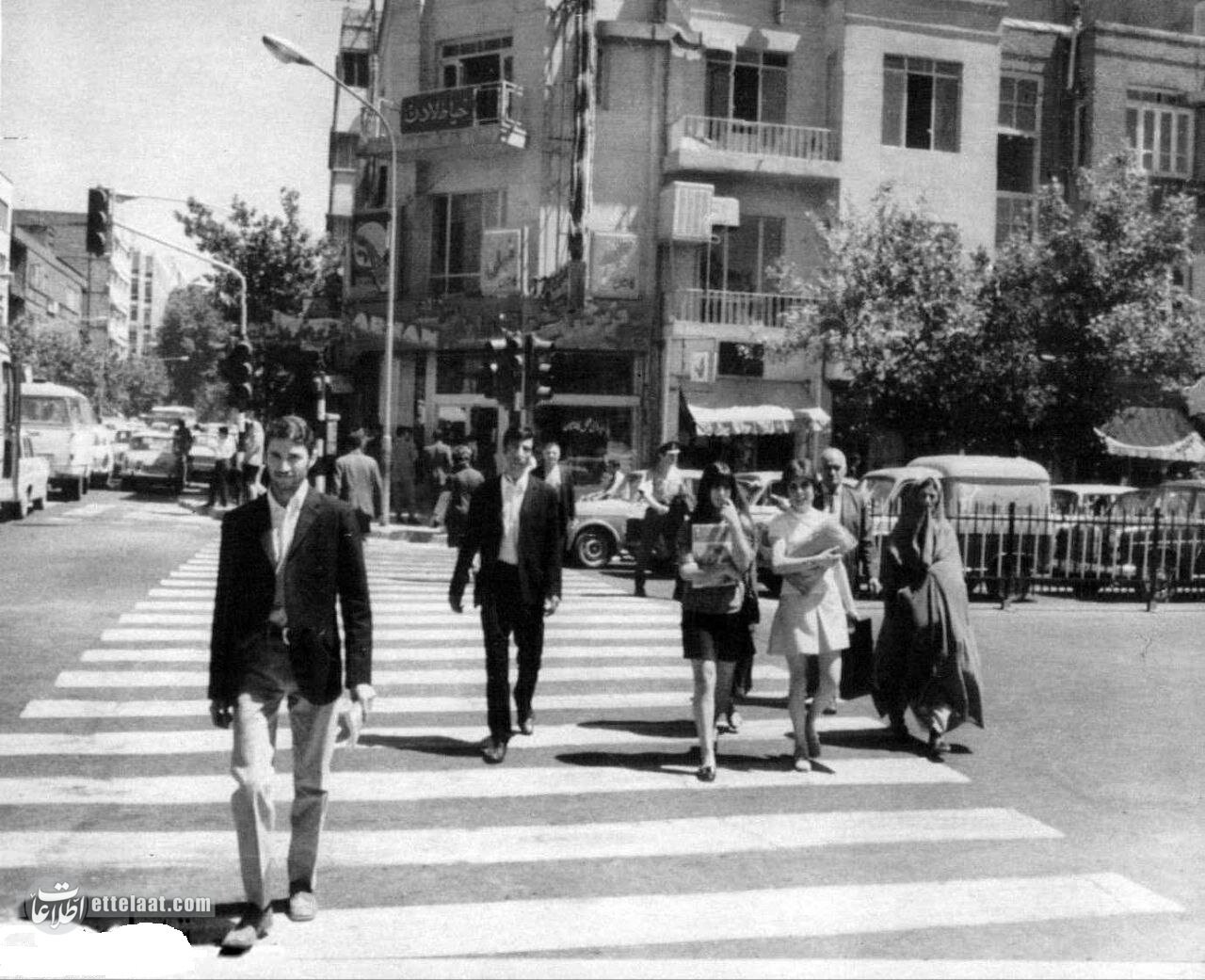 قانون عجیب برای عابران پیاده در انقلاب و فردوسی!+ عکس