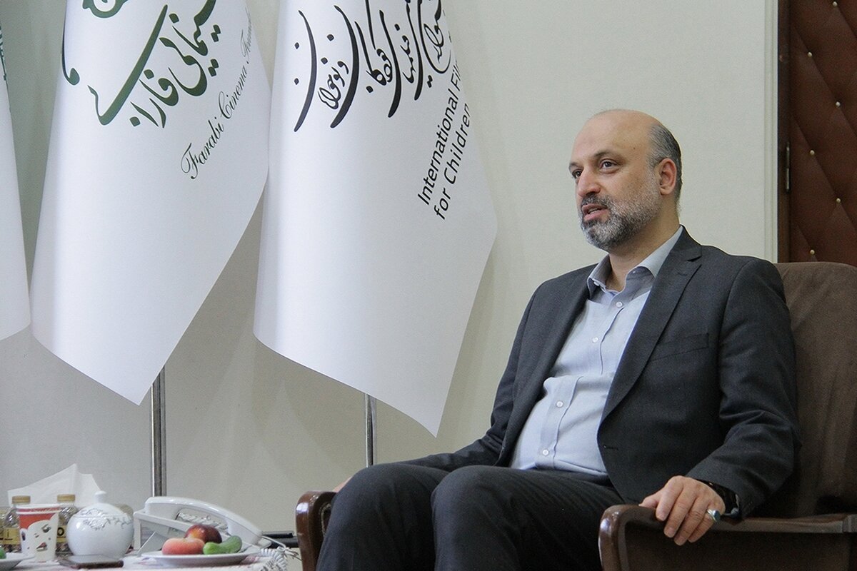 دلیل شکاف نسلی این است که با ذهن آنالوگ برای نسل دیجیتال محتوا تولید میکنیم