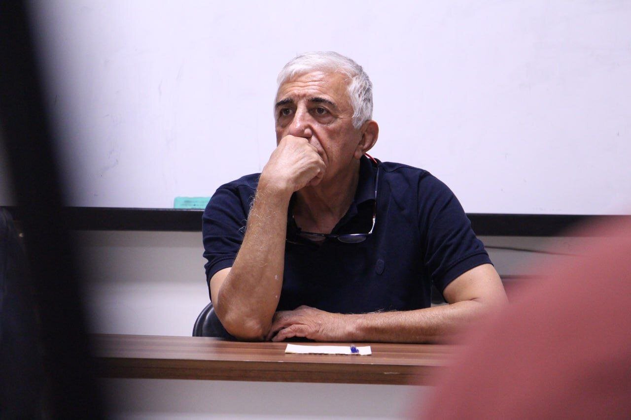 رضا کیانیان: با بازیگری بر خجالتی بودنم غلبه کردم / آدم‌ها همه خاکستری هستند