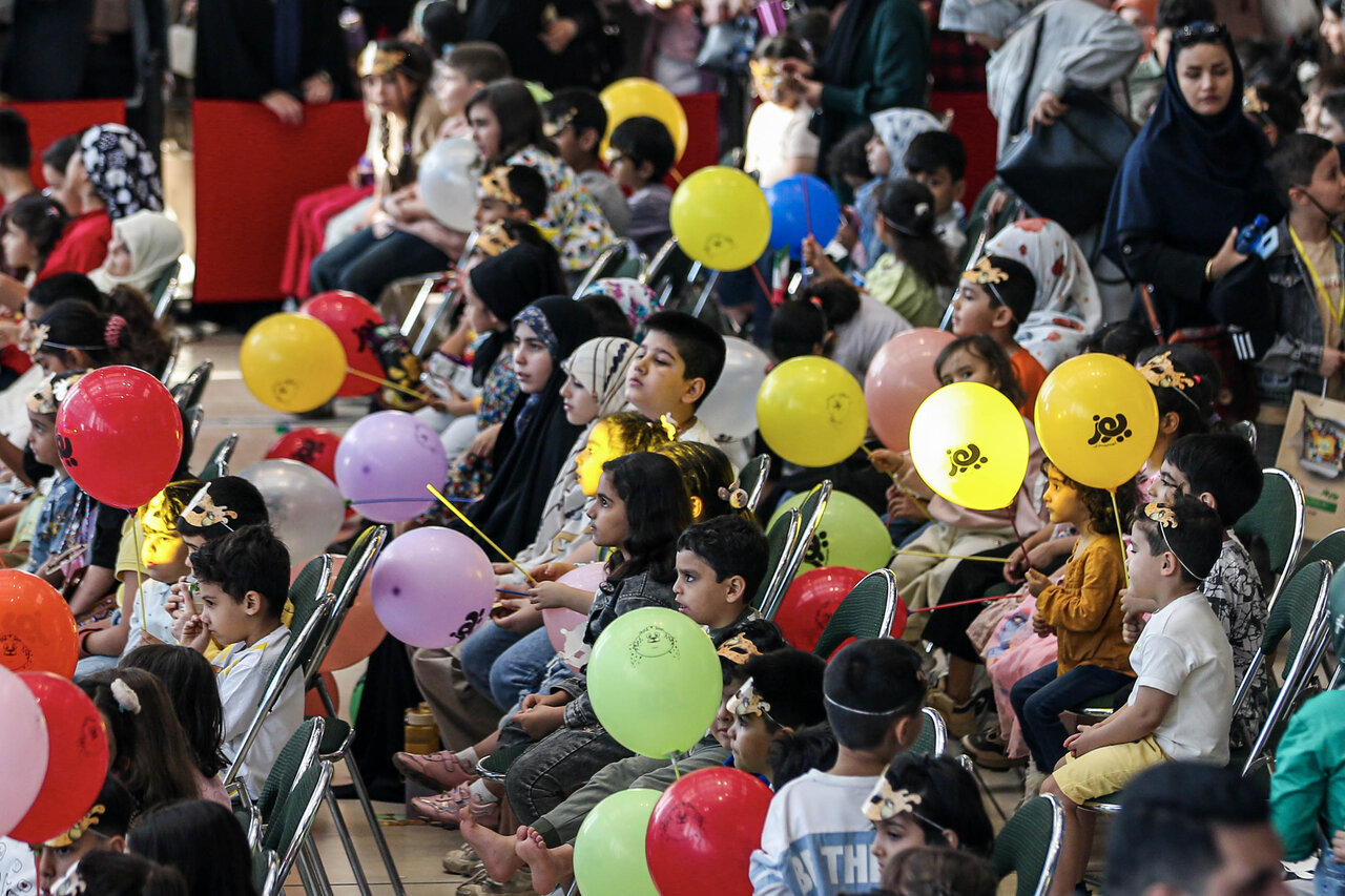 جشن هزارنفری برای کودکان /افتتاحیه «یوز» در باغ کتاب