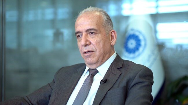 رییس اتاق ایران و چین: کشور در وضعیت نرمال قرار ندارد/ اکنون زمان گران کردن دلار یا بنزین نیست