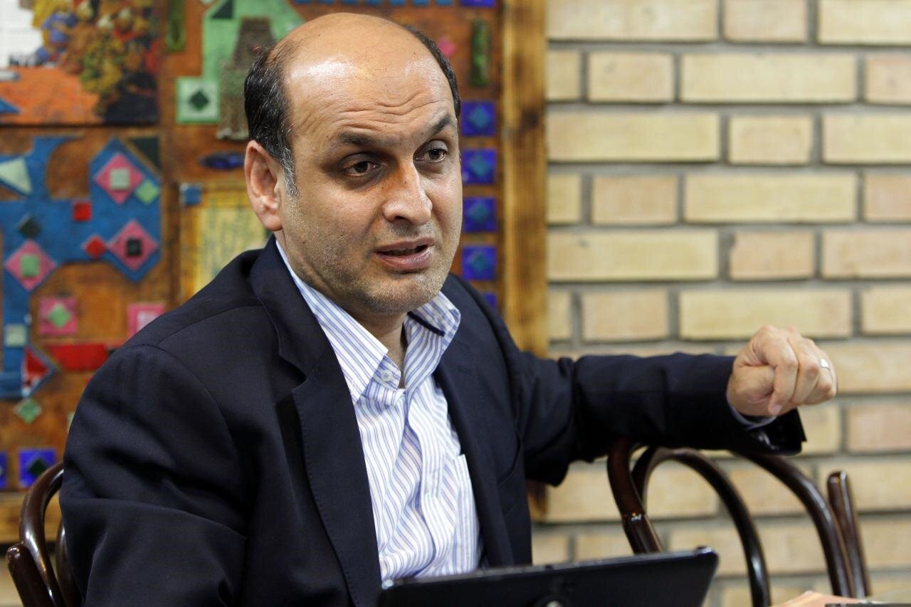 راه مقابله با فشار ناشی از مکانیزم «ماشه» چیست؟/ حق‌شناس: نمی‌شود به سرمایه‌گذار بگوییم هم سرمایه‌ بیاور هم با باورهای ما زندگی کن