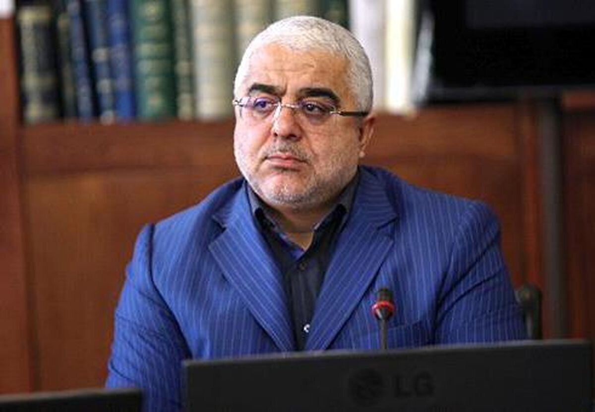 خشم کیهان از جمله پزشکیان درباره گرسنگی مردم/ جعفرزاده: پزشکیان با مردم صادق است/ امیریفر: وضع زندگی آقای شریعتمداری خوب است و از سفره مردم بیخبرند!
