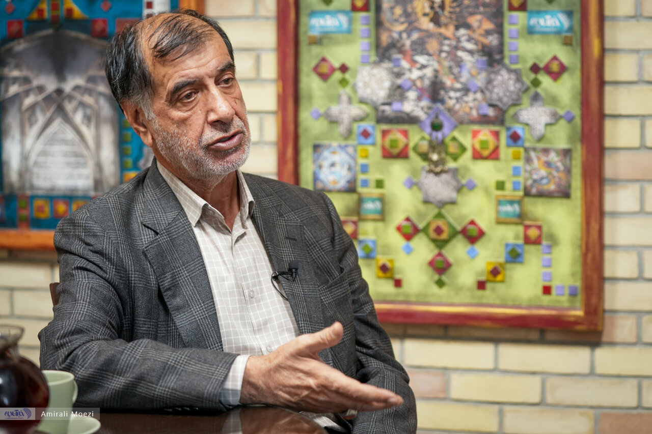 باهنر: برخی میخواهند تمام جنگ ۱۲روزه را گردن جاسوسان بیاندازند/آمریکا به خوبی معنی فتوا برای شیعیان را میداند/روایت مخالفت جلیلی با CFT تا جلسه آخر!