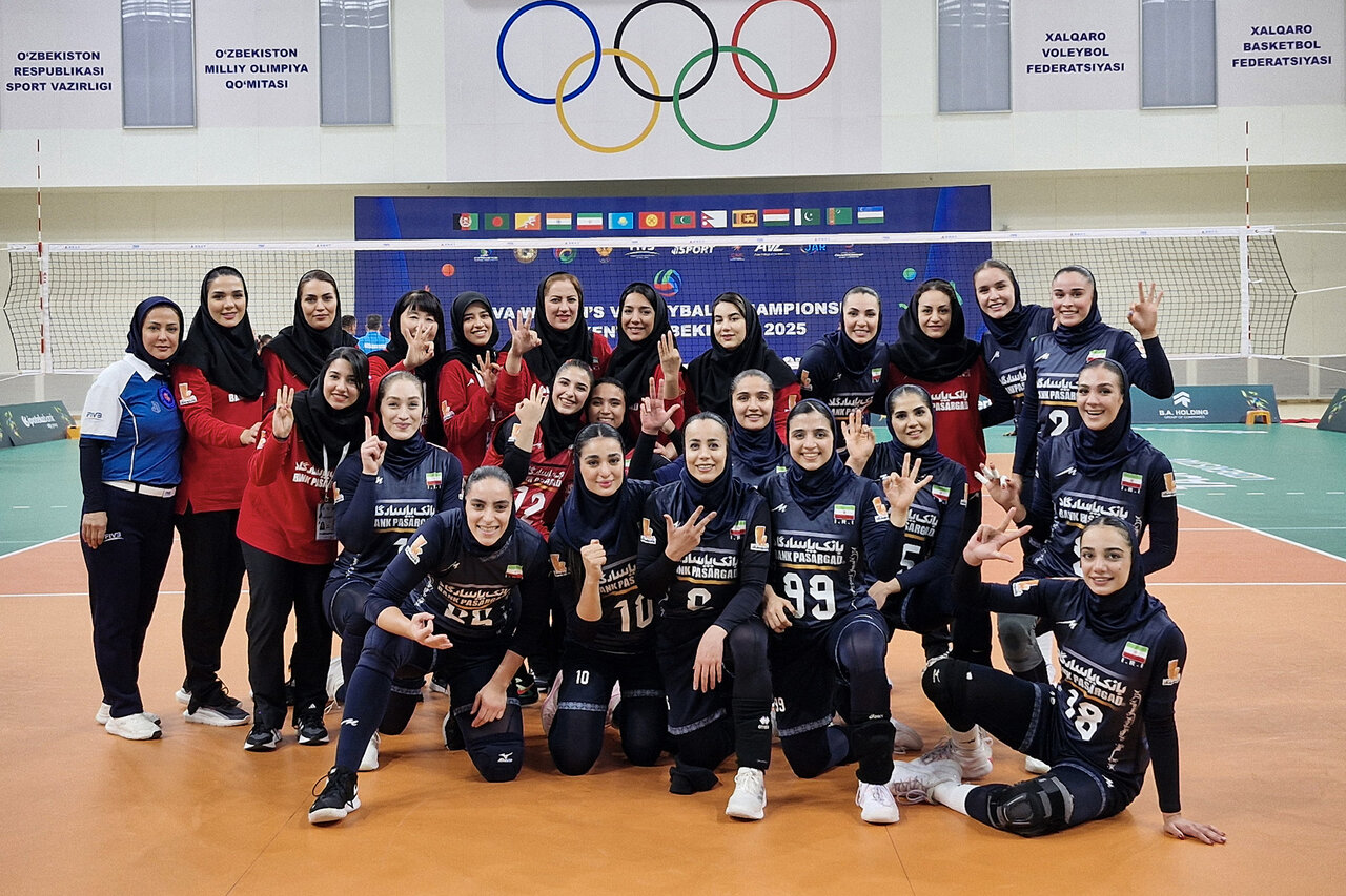 طلای دختران والیبالیست نتیجه غیرت و همدلی بود/ کار زنان به پایان نرسیده است