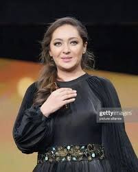 نیکی کریمی با استایل جدید پوشش، دنبال ادامه بازیگری در خارج از ایران است؟