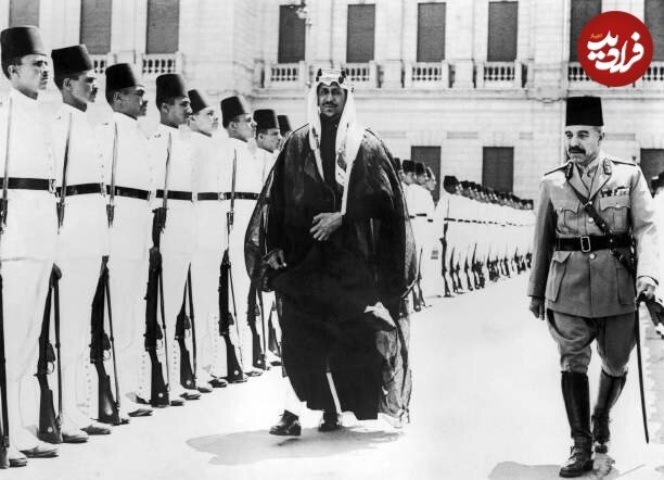عکس/ ملک سعود پادشاه عربستان در حال بازدید از کاخ عابدین مصر؛ سال ۱۳۱۶