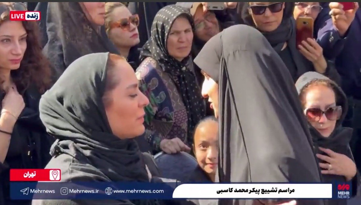 زینب سلیمانی در مراسم تشییع بازیگر معروف+تصاویر