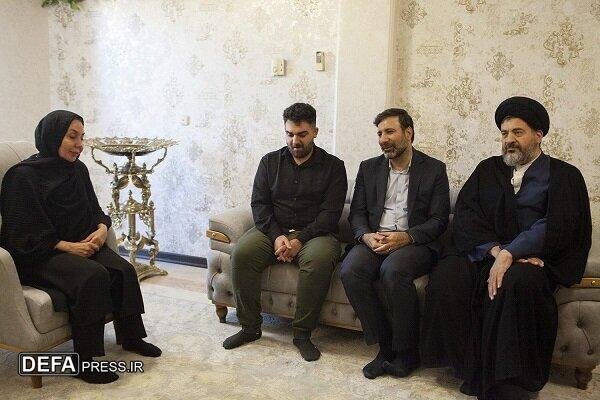 دیدار طحان نظیف با خانواده شهید حسن شجاعی/ روایت سخنگوی شورای نگهبان از حمله اسرائیل به زندان اوین + تصویر