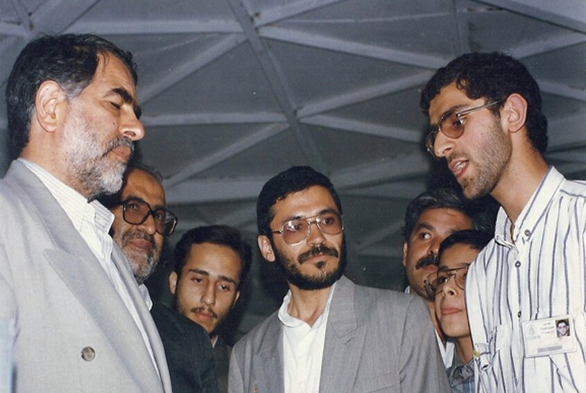 ناگفتههای نفر دوم وزارت ارشاد/ از شبهای شعر گوته تا اختلاف با وزیر آموزش و پرورش و همکاری با موشکی سپاه/ ماجرای دیدار رهبری با مدیران مطبوعات