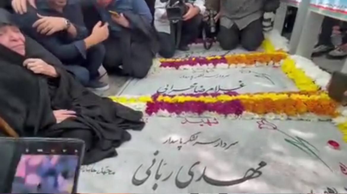 خاطره آخرین تماس شهید ربانی با مادرش/ حضور مادر بر سر مزار پسر، برای اولینبار پس از چند ماه