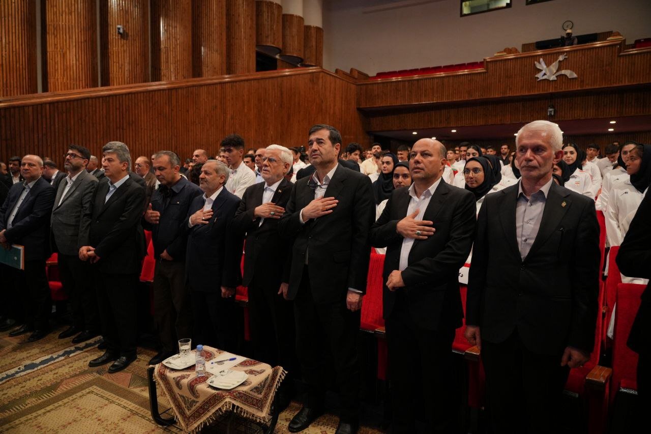 بانک پاسارگاد با شعار «قهرمانان زیپاد دارند» از مدالآوران ورزش دانشآموزی کشور تجلیل کرد