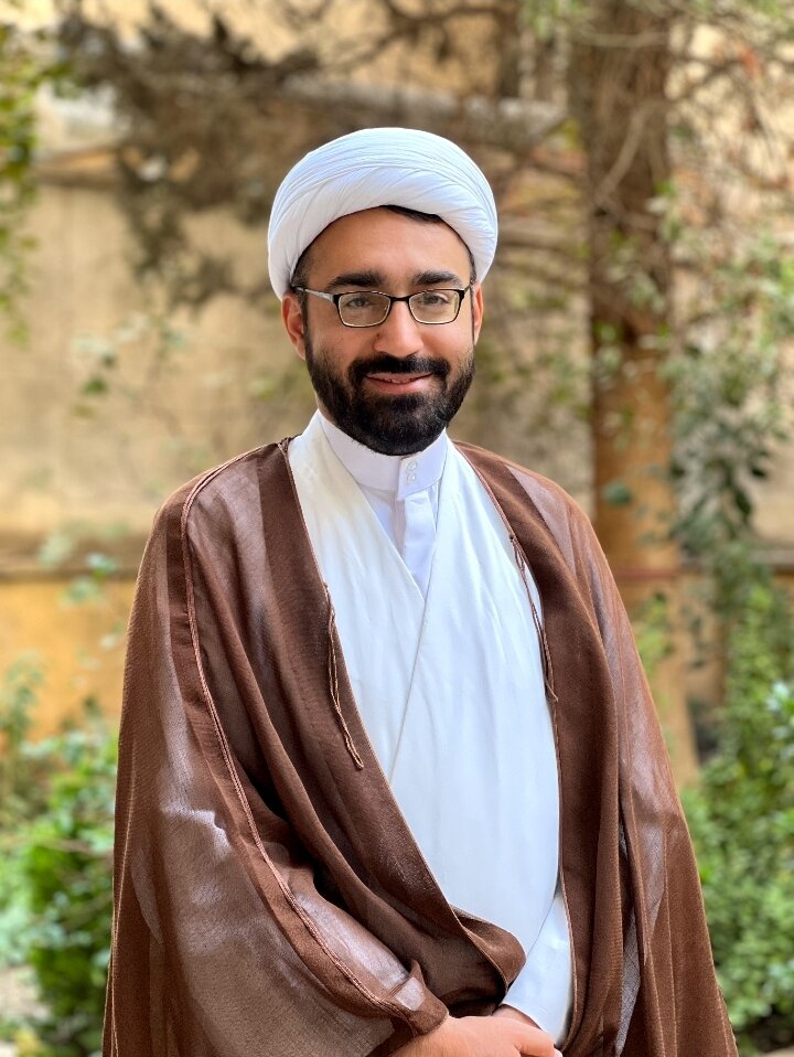 جواد حکمی: نباید درباره افغانها نگاه صفر و صدی داشت