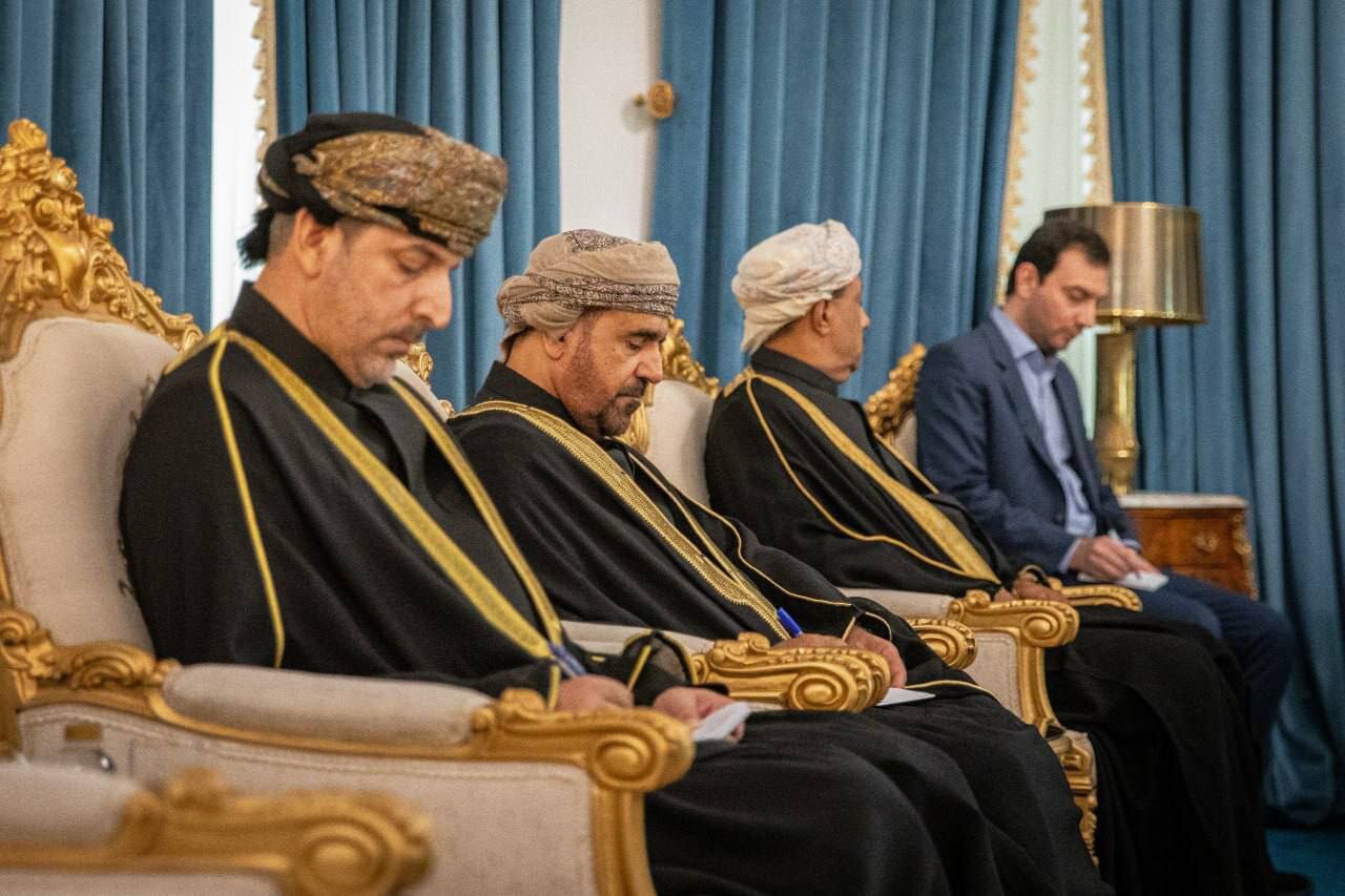 استقبال گرم علی لاریجانی از وزیر کشور عمان+ تصاویر