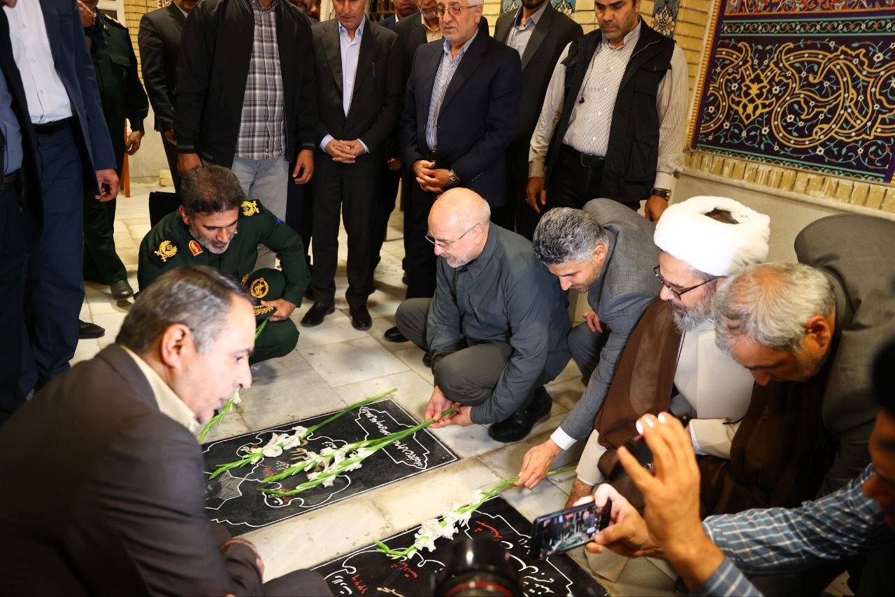 ادای اخترام ویژه قالیباف به مقام شهدای خراسان شمالی + تصویر