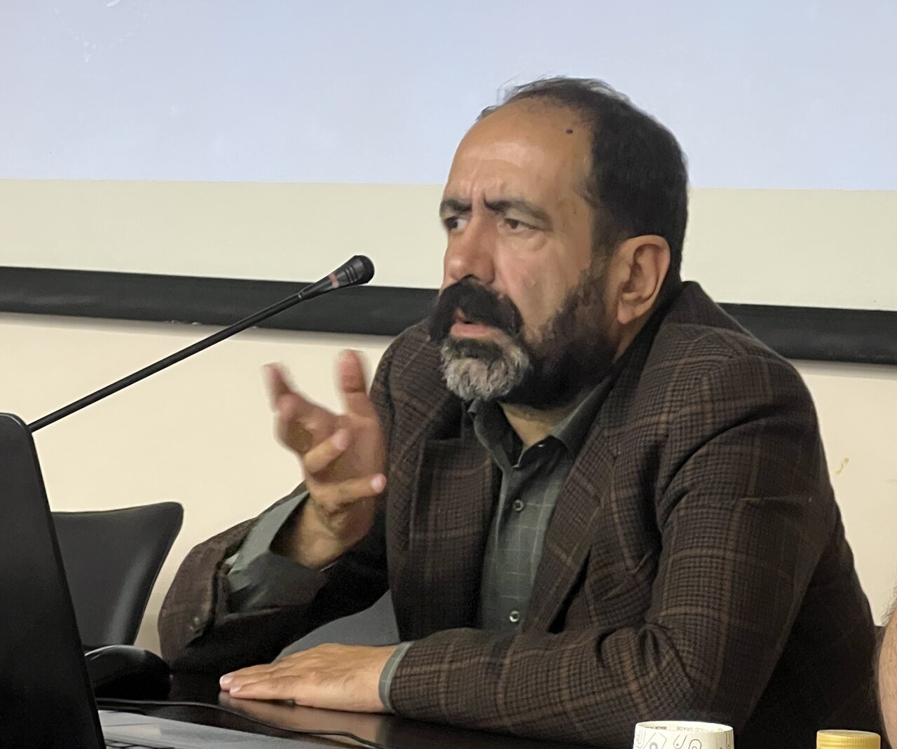 هیچ متن معتبری از خشکهمذهبی کوروش سخن نمیگوید/ سالهاست که درباره کوروش دچار خودزنی هستیم