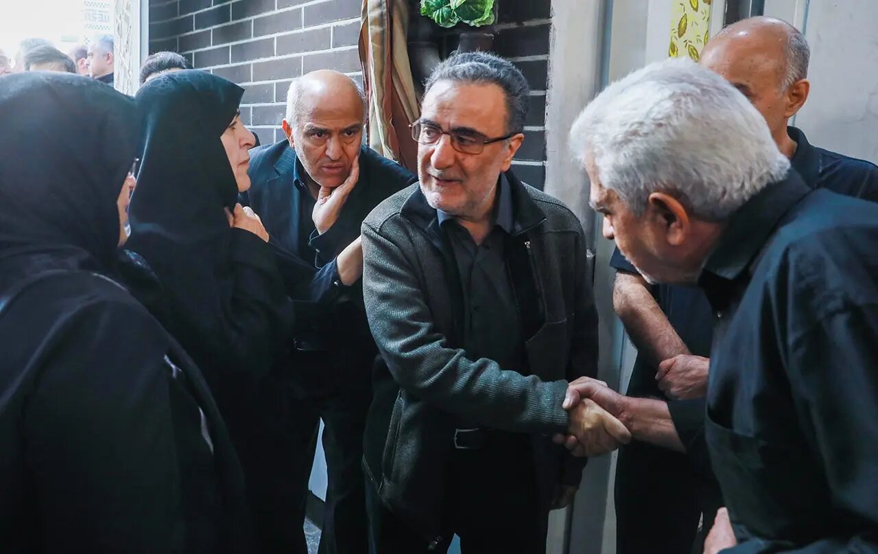 جدیدترین تصاویر از تاج زاده در مرخصی از حبس/ ماجرای مرخصی او چه بود؟