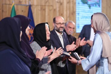 یادبود ثمینه باغچهبان؛ بانوی صبور آموزش ناشنوایان یادبود ثمینه باغچهبان؛ بانوی صبور آموزش ناشنوایان