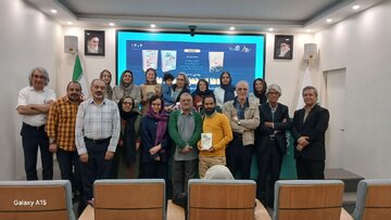 بازخوانی تاریخ، هم گذشته و هم آینده ما را تغییر می‌دهد