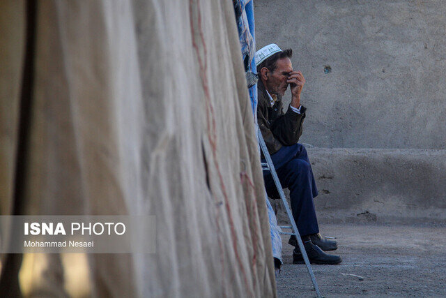 تصاویری از عزاداری اهالی روستای صابر کاظمی بعد از درگذشت او