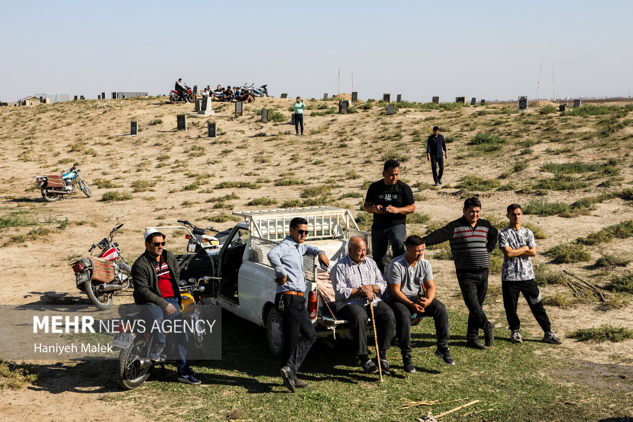 تصاویر مراسم خاکسپاری صابر کاظمی در زادگاهش
