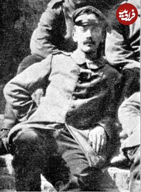 عکس/ آدولف هیتلر در جوانی و با مدل سبیل متفاوت؛ سال ۱۲۹۵