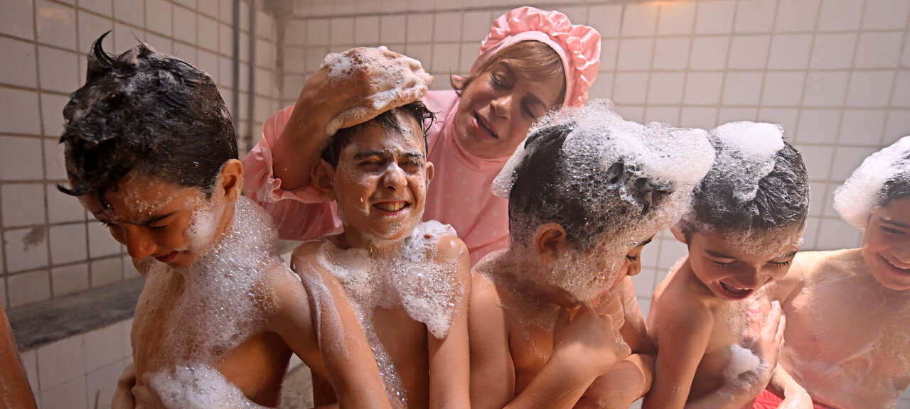 این که باید از «شهید» هم دفاع کرد، نشان از شکاف عظیم اجتماعی است/ قراری بر تغییر پایان فیلم نبود/ معرفی چهار بازیگر به سینمای نوجوان با «بچه مردم» 