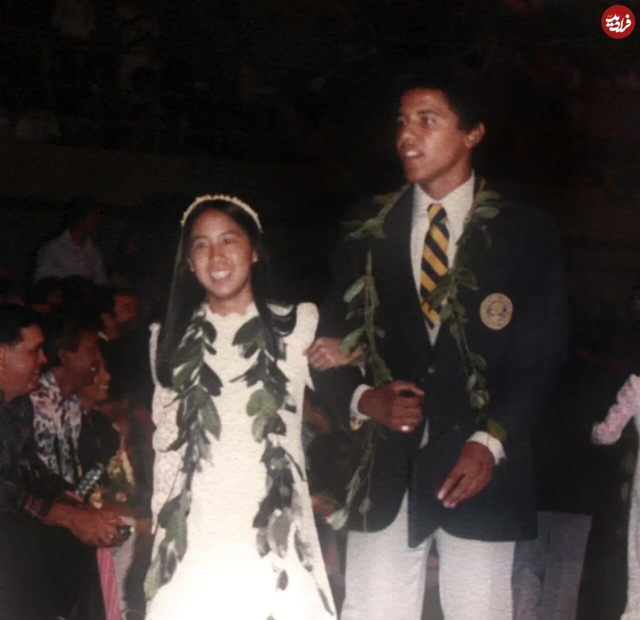 عکس/ باراک اوباما در روز فارغ التحصیلی‌اش از دبیرستان؛ سال ۱۳۵۸