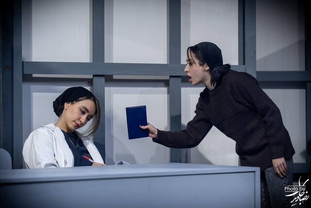 شاید با یه انتخاب دیگه، کلا یه آدم دیگه می‌شدی/ تئاتری که سعید روستایی، تهیه‌کنندگی می‌کند