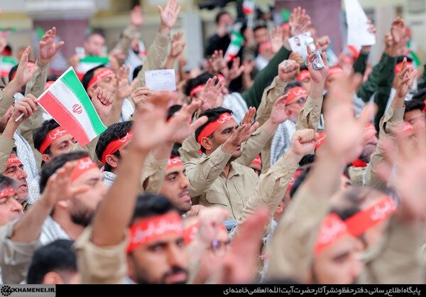 تصاویری از مراسم روز بسیج در حسینیه امام خمینی/ فرمانده کل سپاه و امام جمعه اردبیل هم بودند