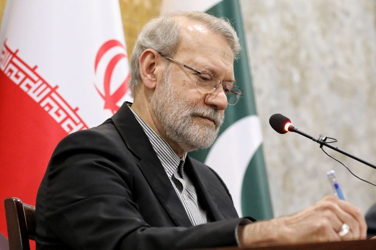 نشست خبری لاریجانی در سفر اسلام‌آباد + تصاویر