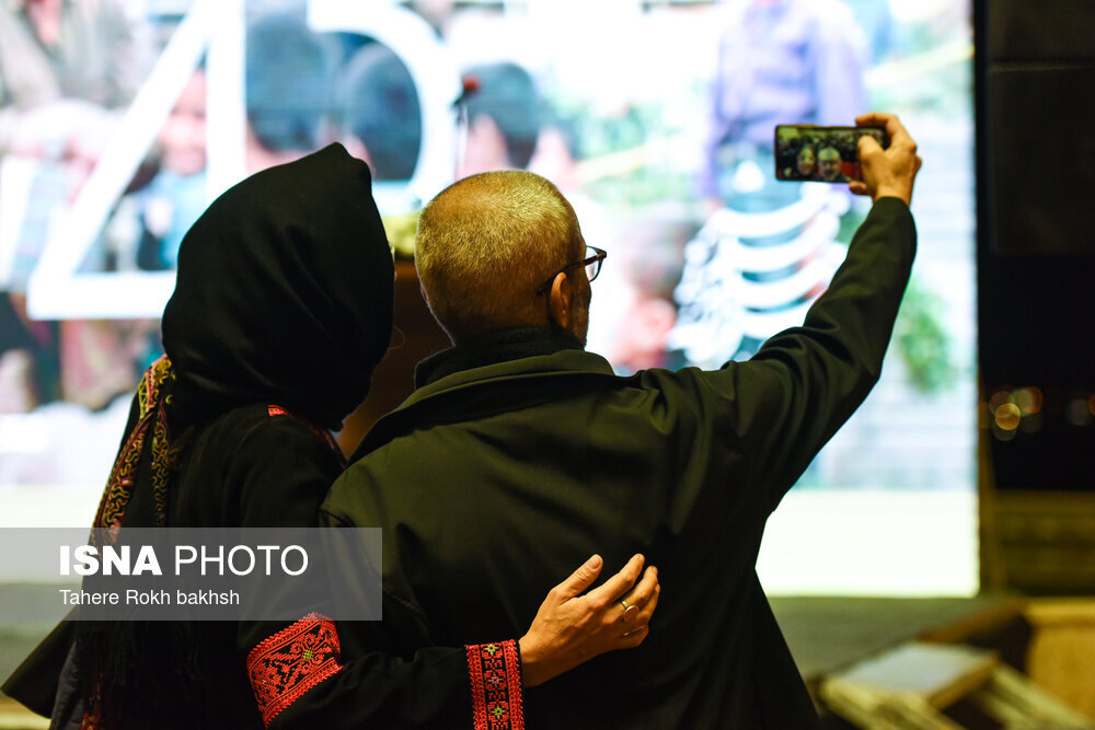 افتتاحیه چهل‌وسومین جشنواره جهانی فیلم فجر/ خارجی‌هایی که به شیراز آمدند/ گزارش تصویری