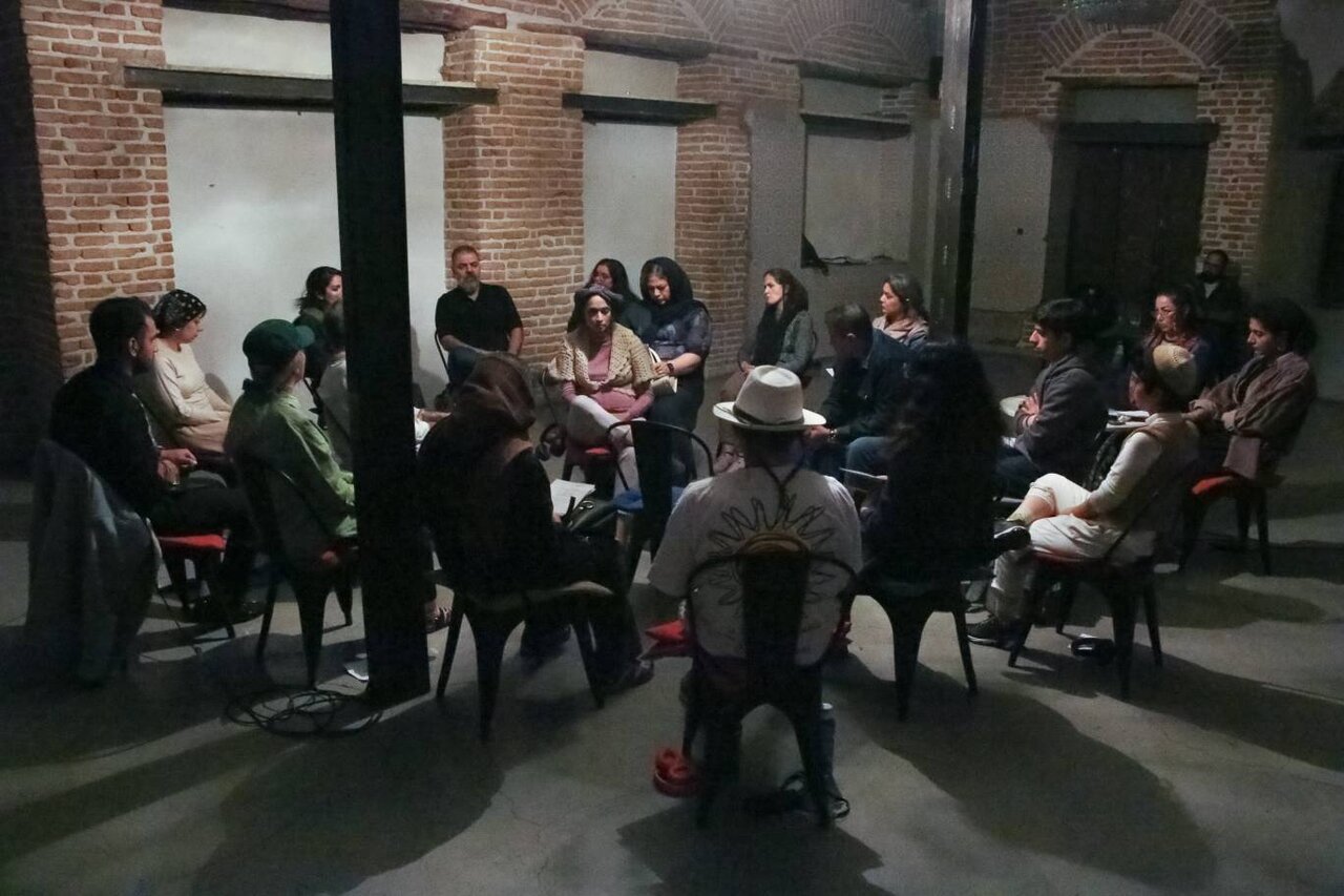 میدان میان بدن رنجکشیده و بدن شاهد