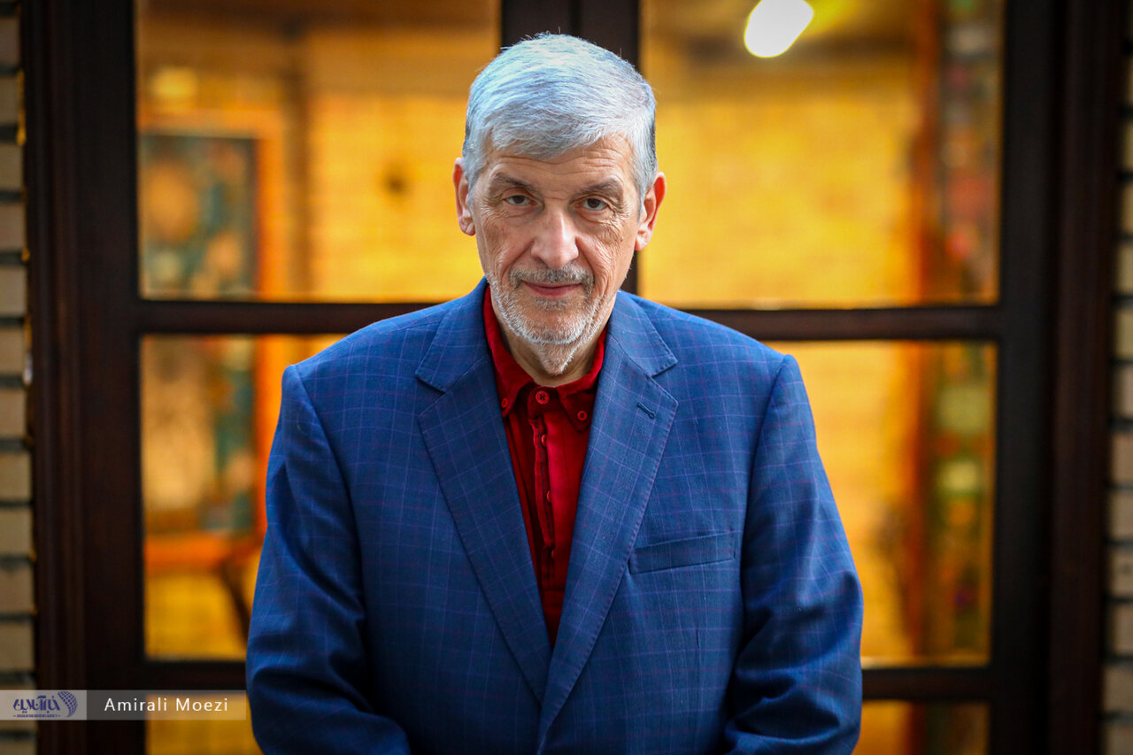 زمان بازنگری قانون اساسی فرارسیده است؟/ حقیقت‌پور: اگر رهبری احساس کنند و نظرشان باشد که اصلاحاتی صورت بگیرد، این اصلاحات می‌تواند انجام شود