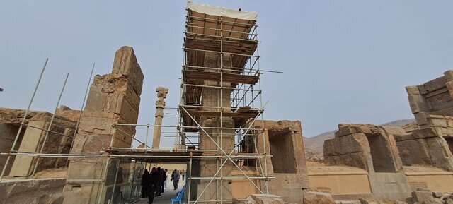 خارجی ها در تخت جمشید + عکس