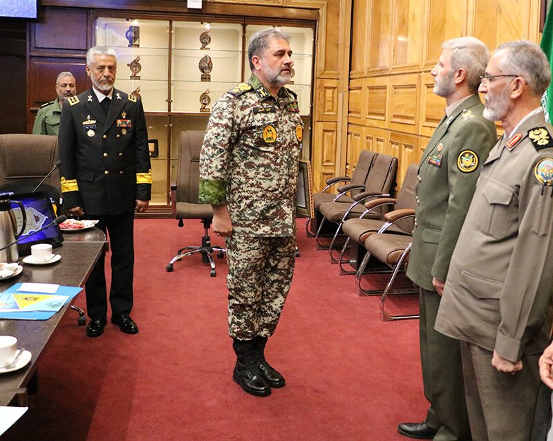 رهبر انقلاب ۲ حکم جدید صادر کردند/ امیر سرتیپ خلبان بهمن بهمرد و امیر الهامی چه سمت هایی گرفتند؟