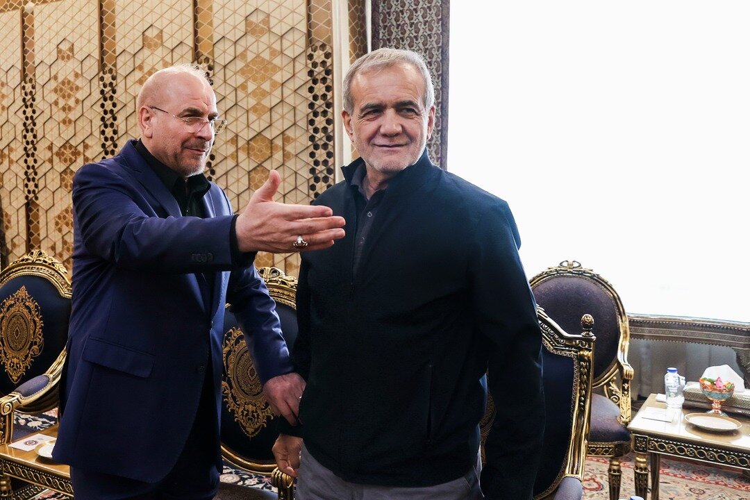 تغییر آرایش در بهارستان؛ قالیباف در مسیر جدایی از دولت/ دو تحلیل برای تندی قالیباف علیه دولت؛ فشار تندروها یا جدا کردن خرج از دولت؛ یا شاید هر دو؟