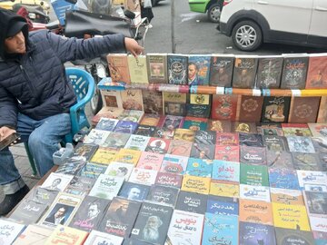 قاچاقچیان کتاب در جامعه جولان میدهند/ ناشران پشت دیوار سانسور قاچاقچیان کتاب در جامعه جولان میدهند/ ناشران پشت دیوار سانسور