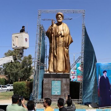 ماجرای سقوط مجسمه ابراهیم رئیسی چه بود؟ + جزئیات