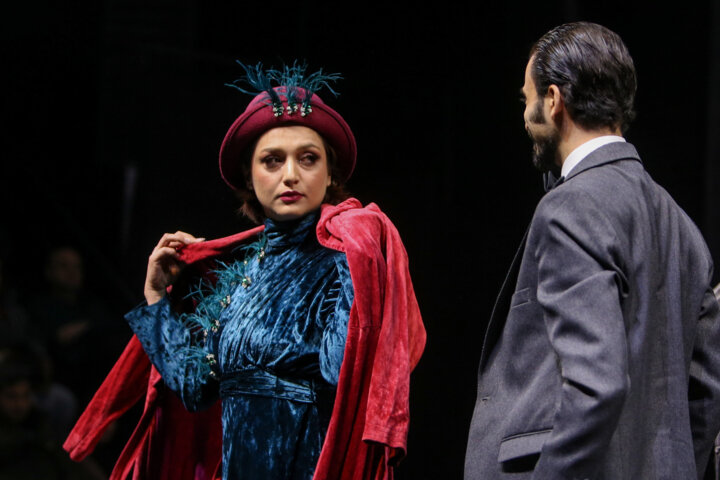 کارگردان: پای نسل جوان را به تماشای نمایش باز کردم/تهیه‌کننده:تئاتر نیازمند حمایت است+فیلم