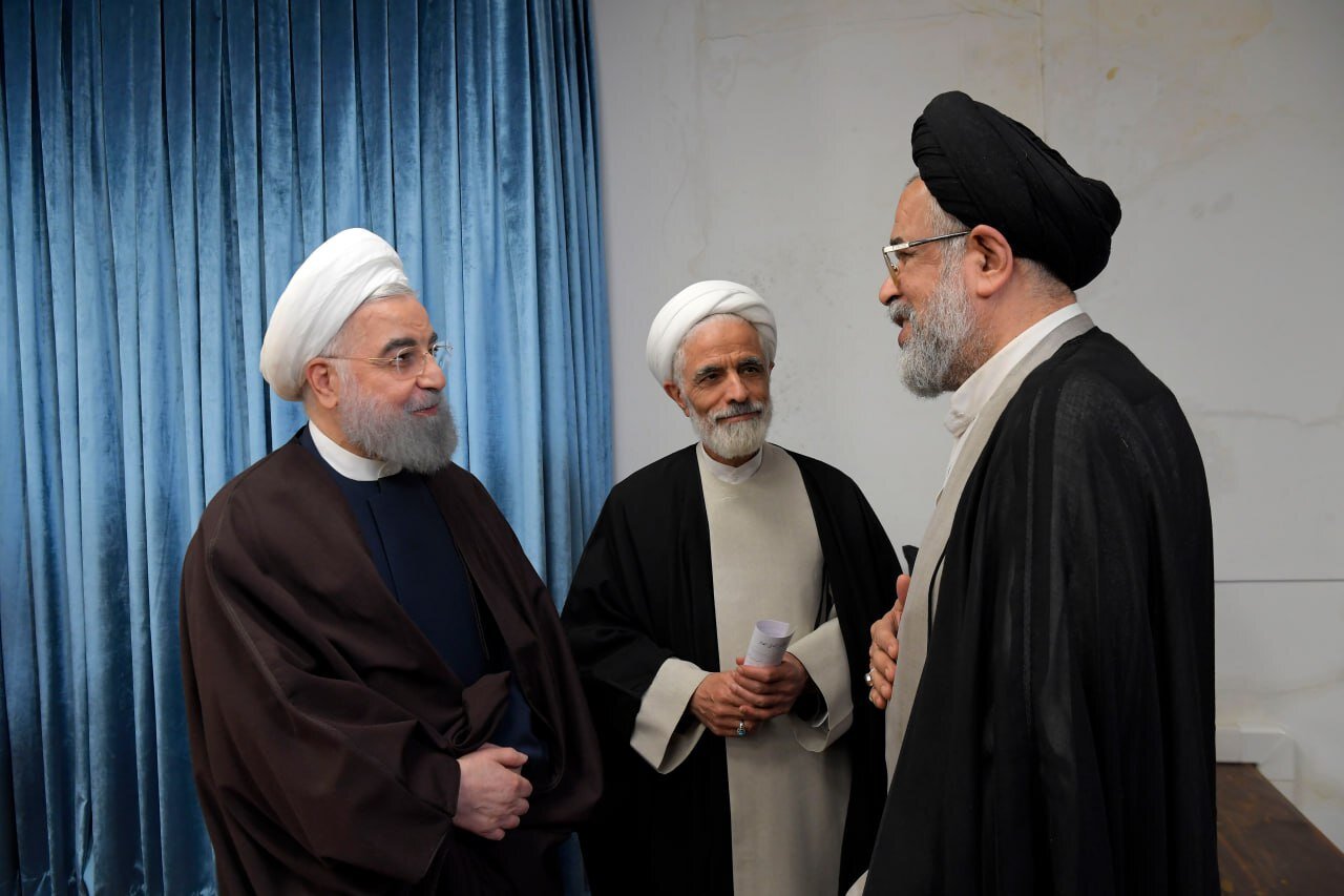 تصاویر دیدار روحانی با وزرای دولت یازدهم و دوازدهم؛ از سخنرانی ظریف تا نت برداری شریعتمداری و جنتی + عکس