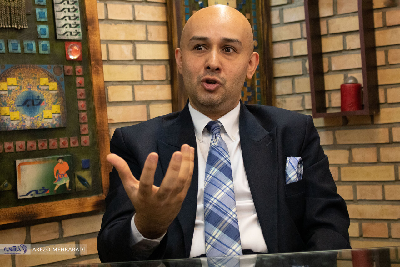 مدافعان شوک درمانی یا نادان هستند یا فرصت طلب/ مولوی: تیم اقتصادی دولت در اتفاقات دی ماه نقش داشت