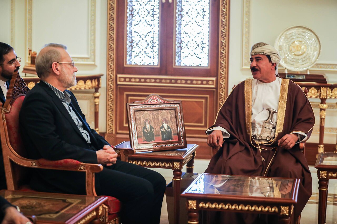 تصاویری از دیدار علی لاریجانی با مقام ارشد عمان/ سرپرست سابق وزارت خارجه هم بود