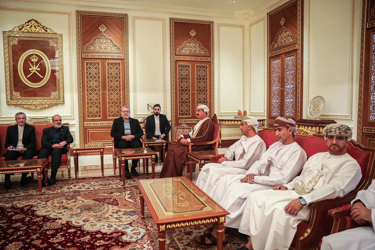تصاویری از دیدار علی لاریجانی با مقام ارشد عمان/ سرپرست سابق وزارت خارجه هم بود